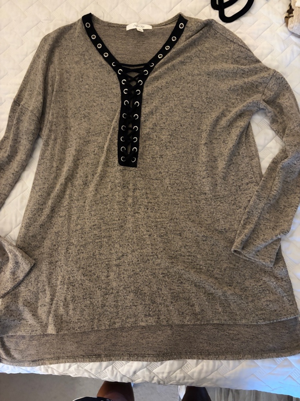 Active USA Gray Lace-Up V-Neck Long Sleeve Top with Black Trim